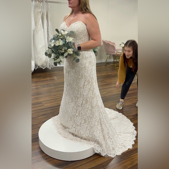 Ti Adora by Alvina Valenta Ivory Strapless Wedding Dress. - Picture 5 of 5